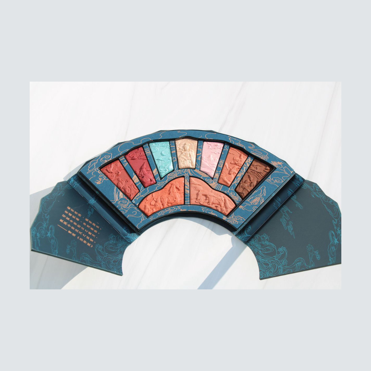 Florasis Floral Engraving Odey Makeup Palette